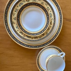 Wedgewood “India”. 59 Pieces - pristine condition.